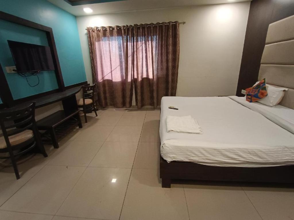 Hotel Adore Palace Mumbai Eksteriør bilde