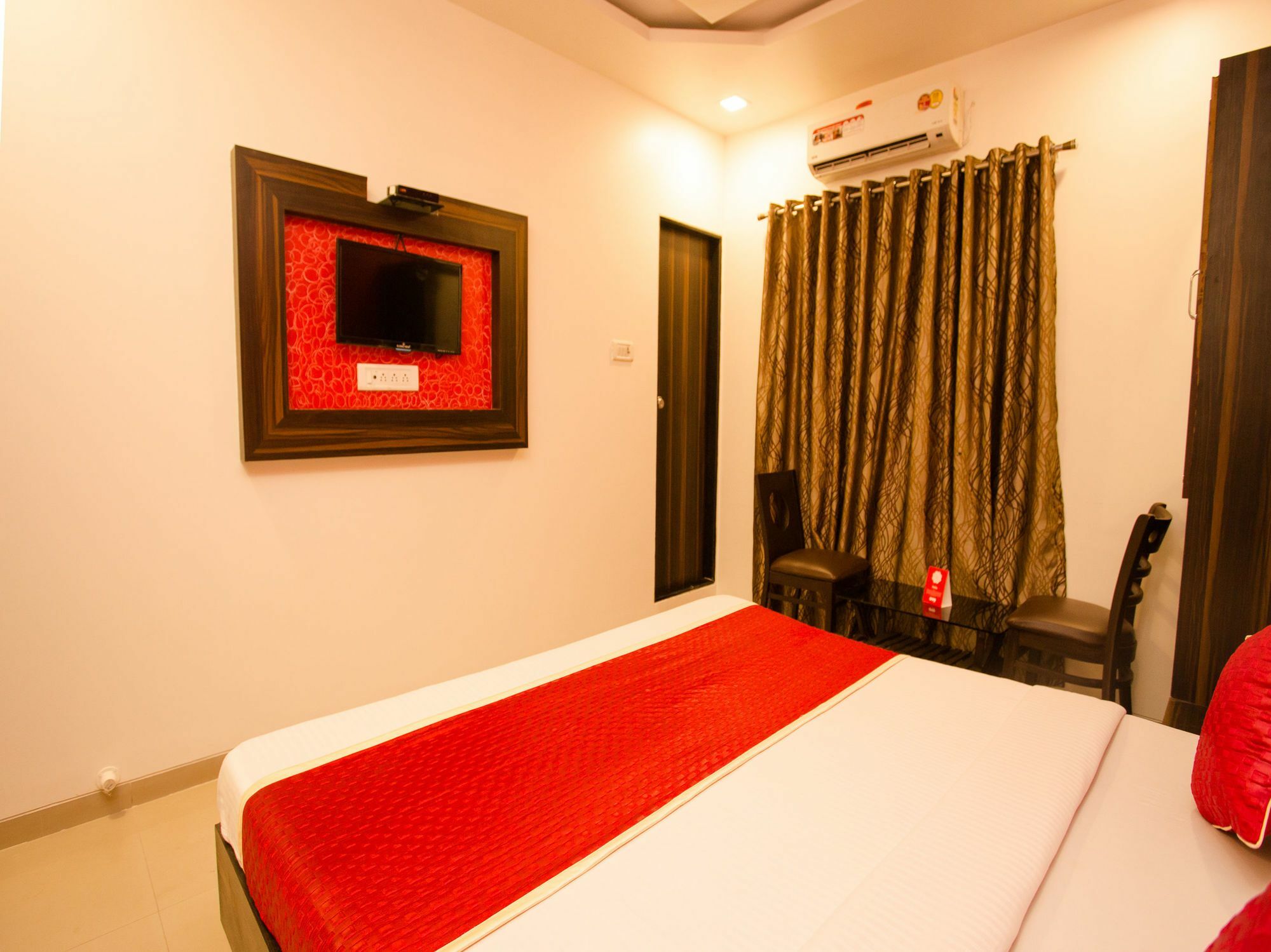 Hotel Adore Palace Mumbai Eksteriør bilde